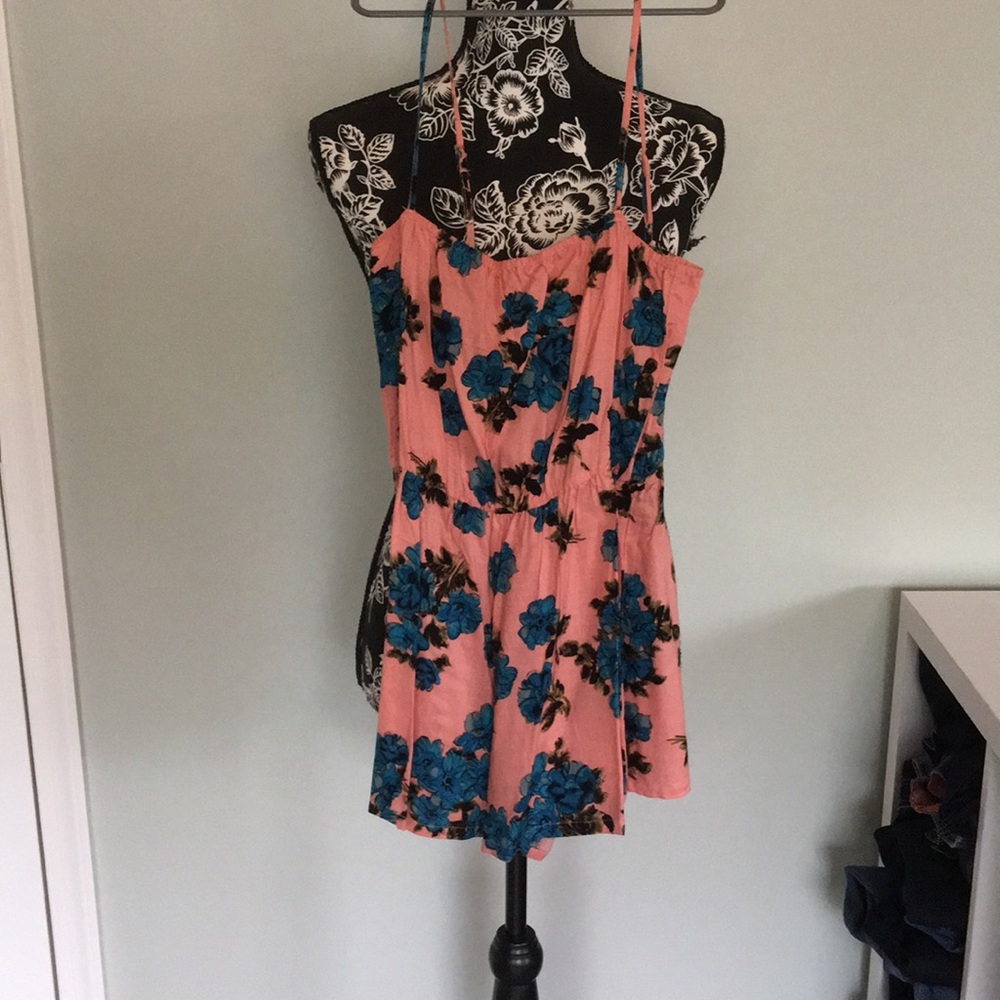 Light Pink & Blue Floral romper - Picture 3 of 3